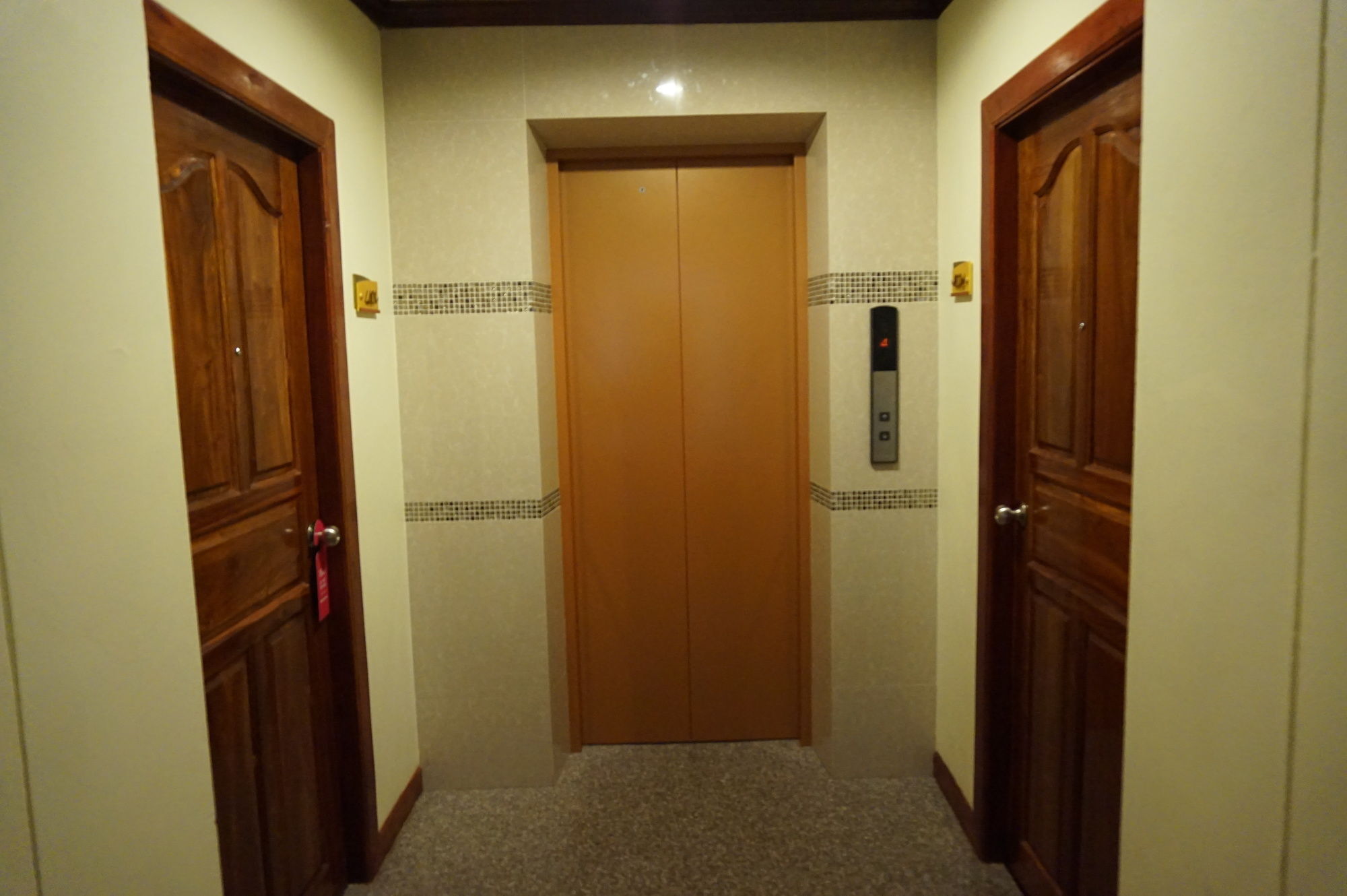 Np Residence 나콘파놈 외부 사진